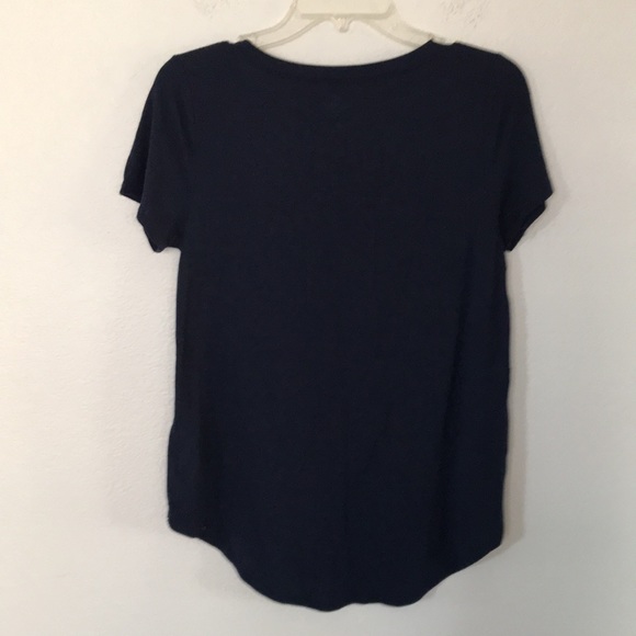 🇺🇸HOLLISTER T-SHIRT SZ M DARK BLUE SHIRT W/RED & WHITE DESIGN EXCELLENT COND - Picture 6 of 6